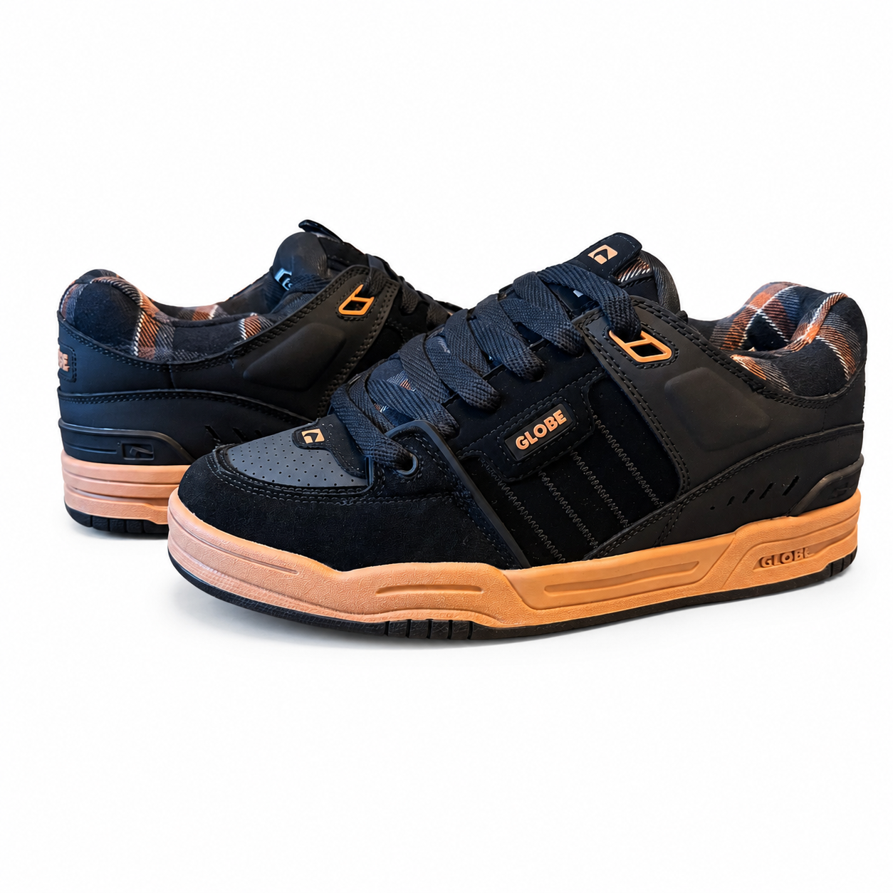GLOBE FUSION BLACK/TARTAN